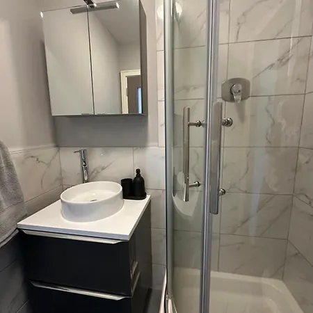 Apartamento Malahide Airport Superior Large Serviced - Sleeps 6 Dublín