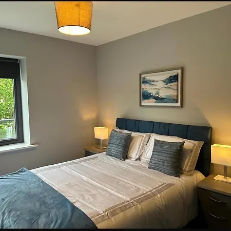 Apartment Airport Large Superior Serviced - Sleeps 6