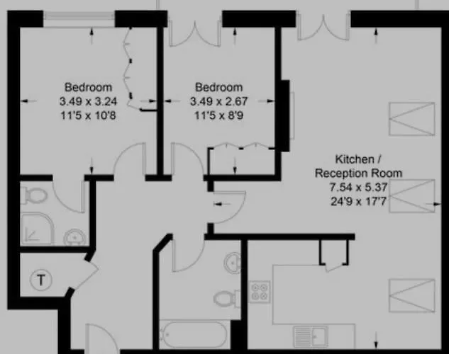 Malahide Airport Superior Large Serviced - Sleeps 6