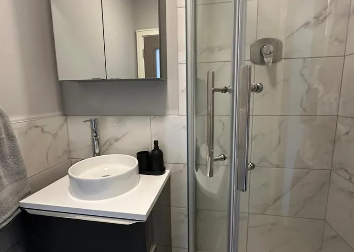 Apartman Malahide Airport Superior Large Serviced - Sleeps 6 Dublin