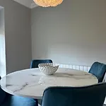 Lägenhet Malahide Airport Superior Large Serviced - Sleeps 6 Dublin
