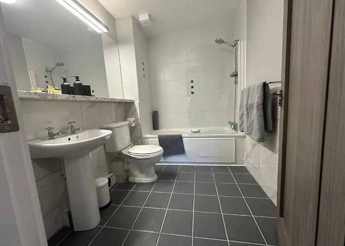 Appartamento Malahide Airport Superior Large Serviced - Sleeps 6